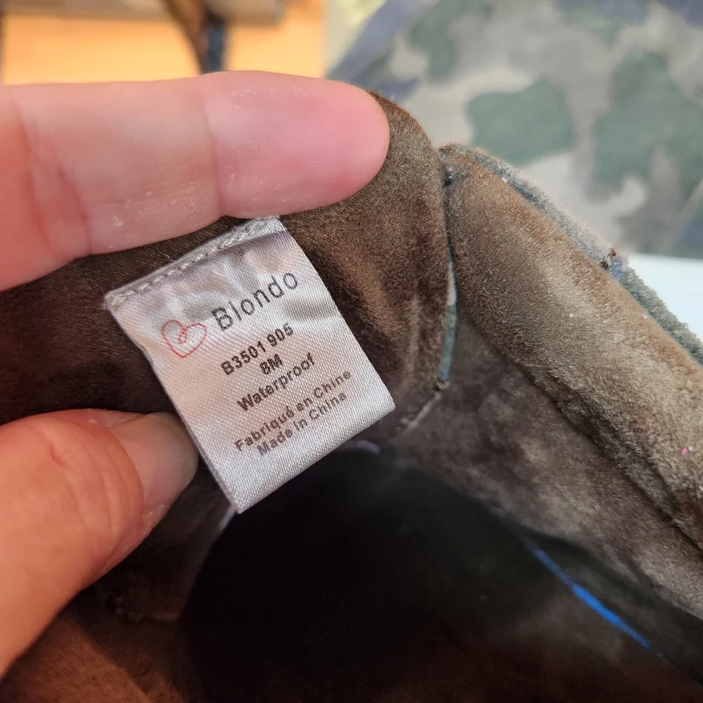 Blondo Glenda Camouflage Hidden Wedge Sneakers Waterproof Suede Leather Size 8 M